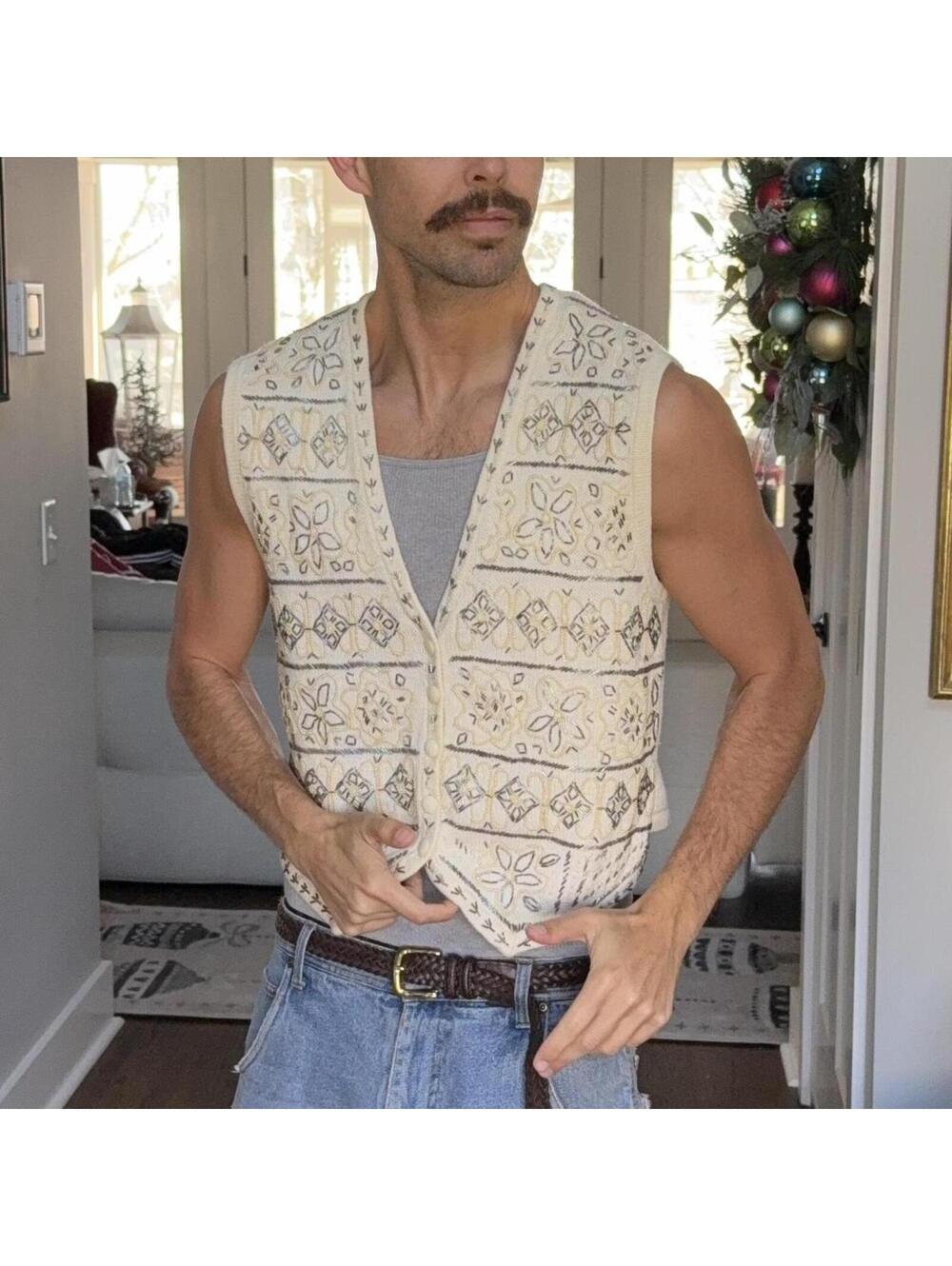 🪡 Vintage Beaded Knit Vest — Cream — Size L